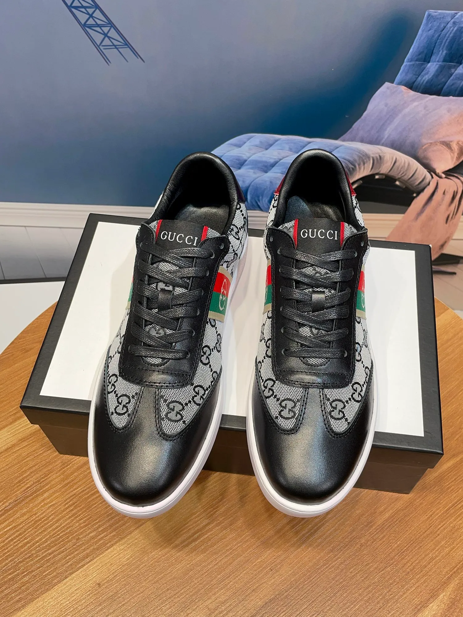 Factory price: 400💰New model is here again! [Gucci Sports Men's Shoes] Gucci fashionable casual men's shoes🇨🇳Original 1:1 mold opening, new model debuts first💯Not high-profile but avant-garde, simple, low-key and fashionable, super versatile style🌿Made with original cowhide leather and cloth➕Sheepskin lining🎋The version is comfortable on the feet, first-class workmanship🍍Size 38-44, (customized 45)👉
